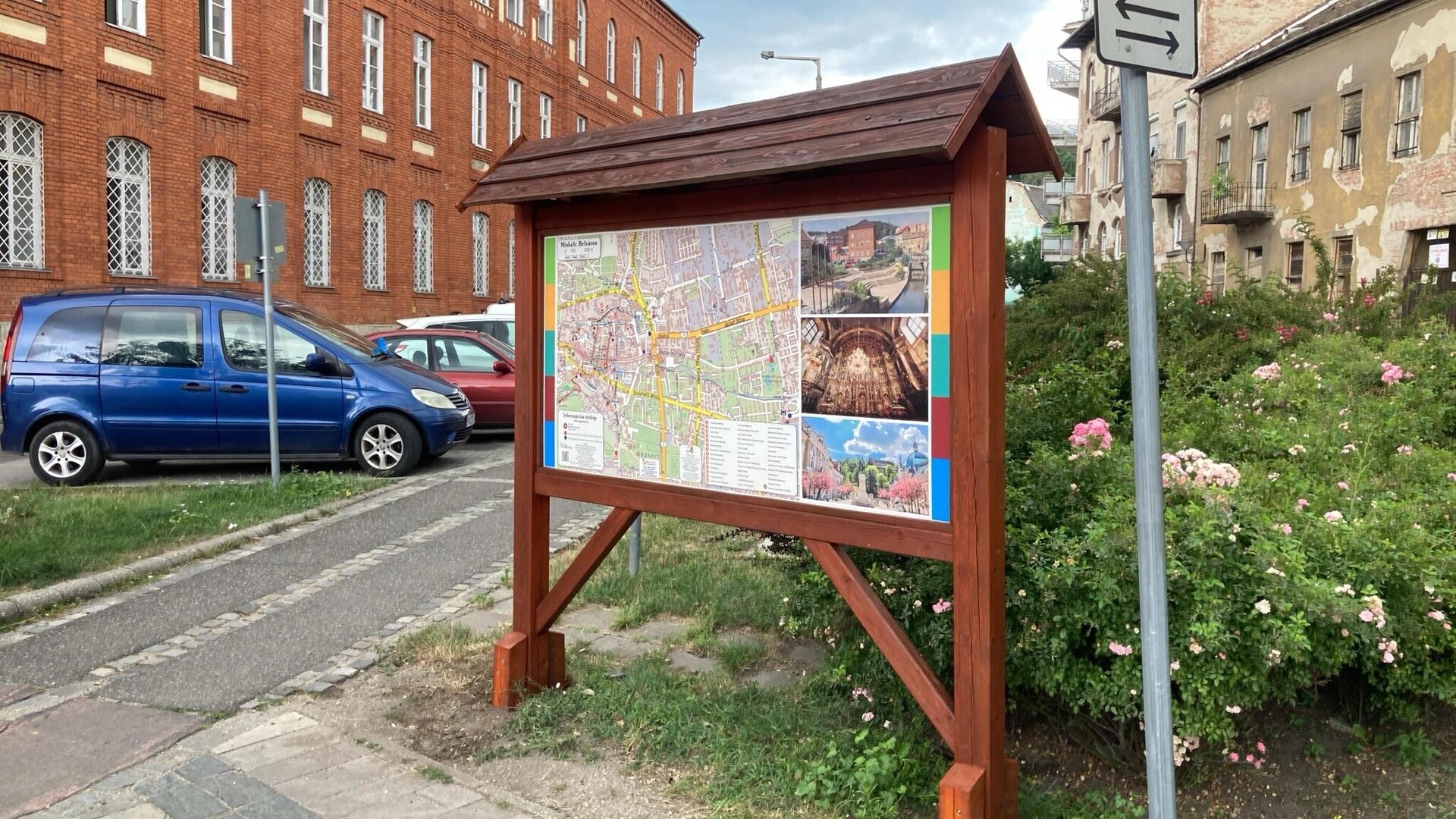 Megújult turisztikai információs táblákkal várjuk a Miskolcra látogatókat